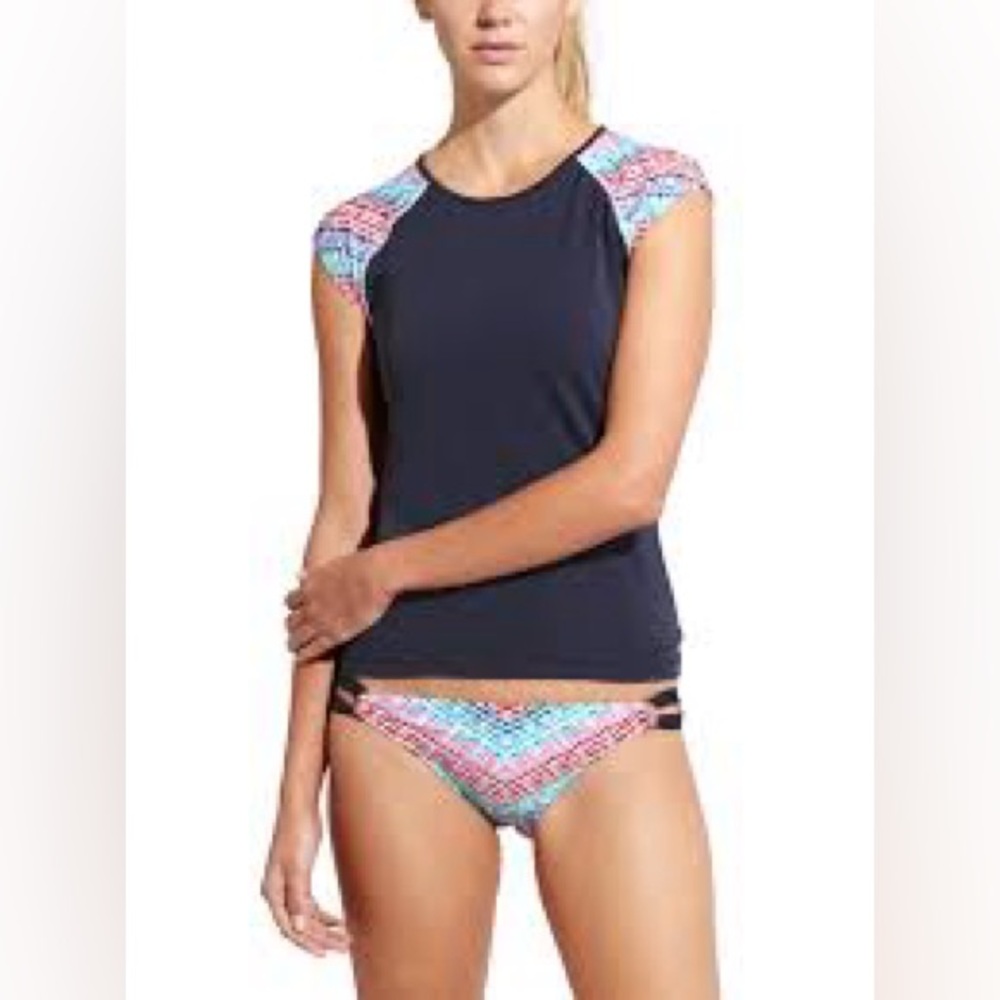 NWOT, Athleta Moxie Tee Rashguard Top, Sz XS
